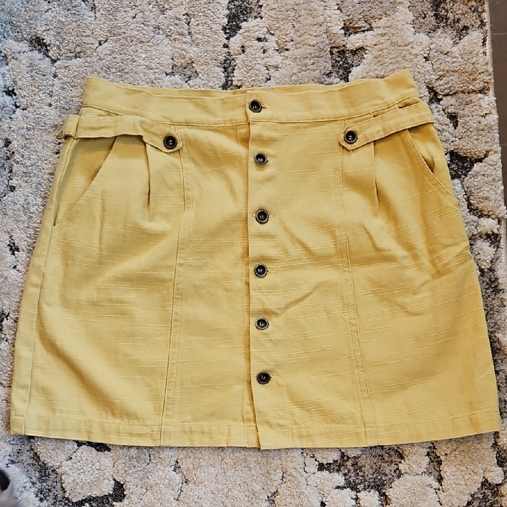 Chic Yellow Button-Down Mini Skirt